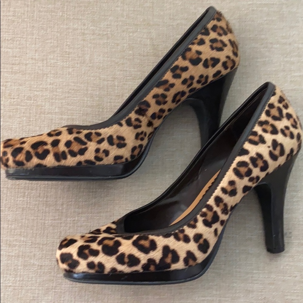 NEGOTIABLE ALFANI Pony haired 3 inch heel shoes